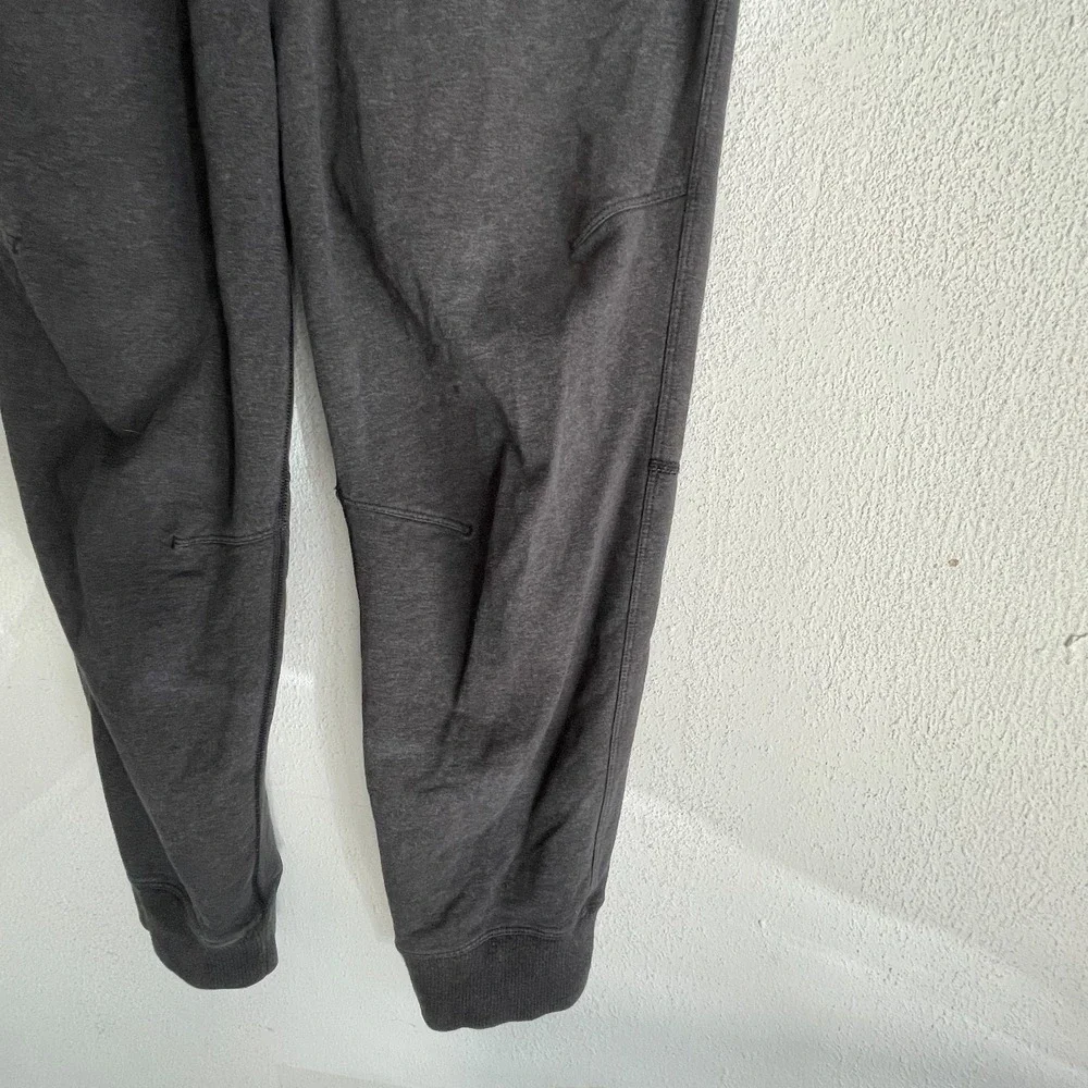 Lululemon Sweat Pants Men M (Fits 30x28) Dark Gray Jogger Athleisure Gym Active